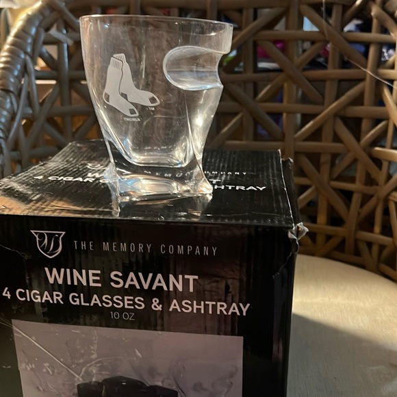 New Wine Savant 4 Cigar Glasses Set NWB Unique - Picture 1 of 3